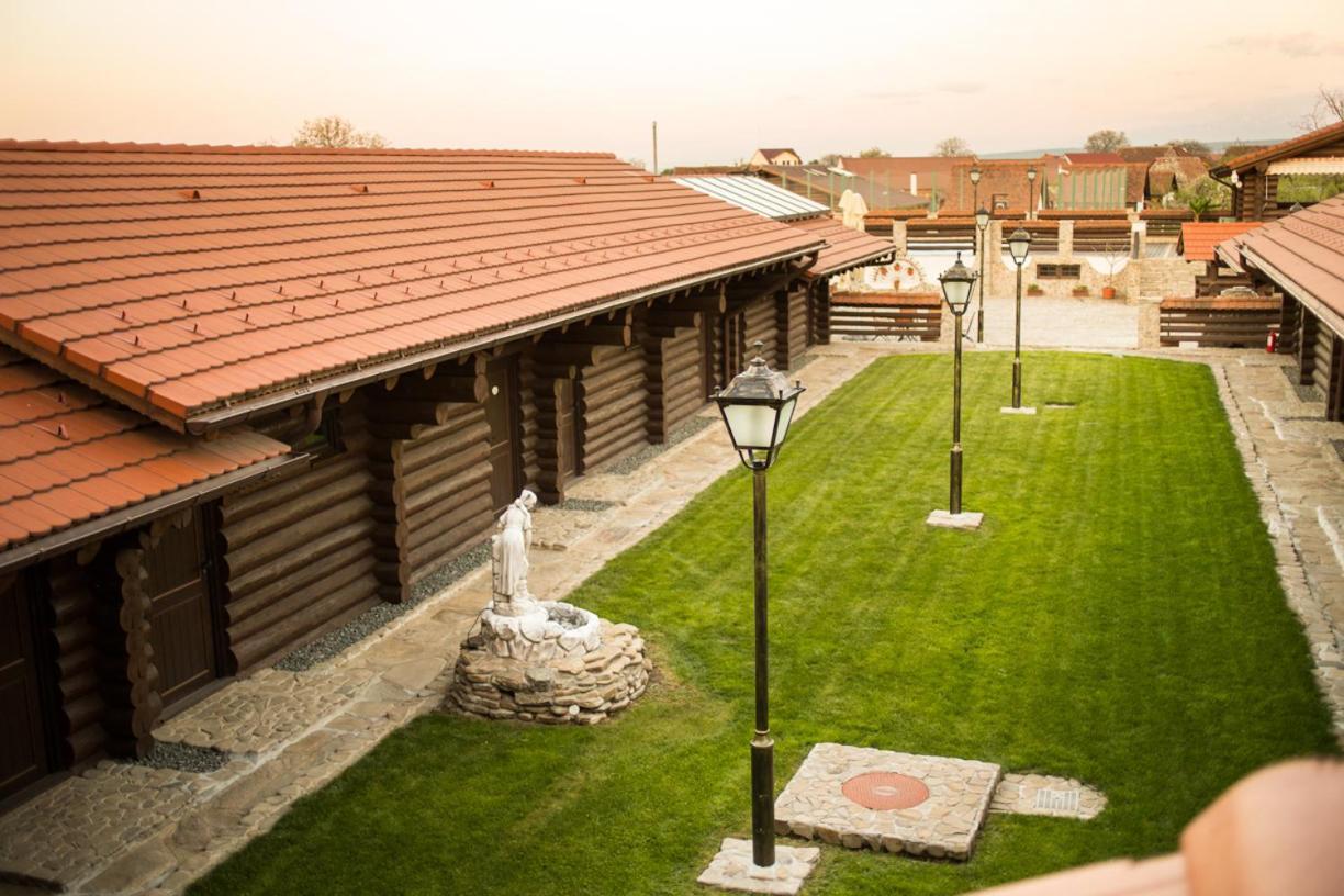 Conacul Maria Theresa Orlat Exterior foto